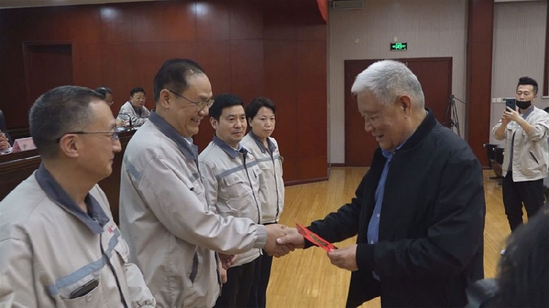 集團公司隆重召開“五一”勞動節勞模、工匠座談會